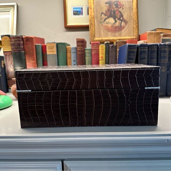 Bobbi Brown | brown croc embossed vegan leather valet case - Picture 5 of 10